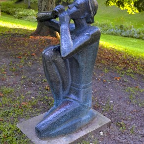 L. Rezevskas skulptūra "Stabulētājs" (1976) L. Rezevskas skulptūra "Stabulētājs" (1976)