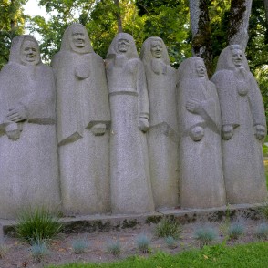 L. Rezevskas skulptūra "Suitu sievas" (1980) L. Rezevskas skulptūra "Suitu sievas" (1980)