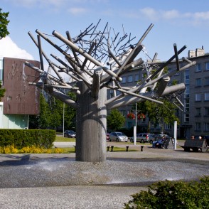 Strūklaka „Kāpu priede” (Gunārs Platpīrs) Strūklaka „Kāpu priede” (Gunārs Platpīrs)