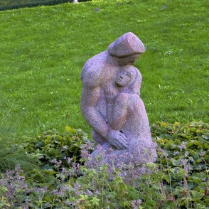 L. Rezevskas skulptūra "Mīlestība" (1979) L. Rezevskas skulptūra "Mīlestība" (1979)