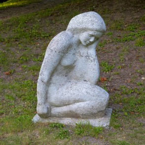 L. Rezevskas skulptūra "Domātāja" (1976) L. Rezevskas skulptūra "Domātāja" (1976)