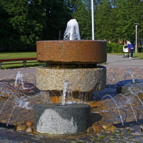 Strūklaka Dzirnavu laukumā, Ventspilī Strūklaka Dzirnavu laukumā, Ventspilī