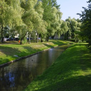 Ventspils, Vidumupīte tek gar Sarkanmuižas pļavu Ventspils, Vidumupīte tek gar Sarkanmuižas pļavu