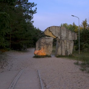 Piemineklis "Jūras paņemtiem" Piemineklis "Jūras paņemtiem"