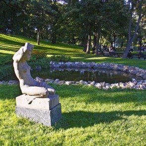 Skulptūra Pretī saulei Bastejkalnā Skulptūra Pretī saulei Bastejkalnā