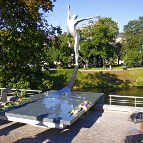 Piemineklis Mārim Liepam, Rīga Piemineklis Mārim Liepam, Rīga