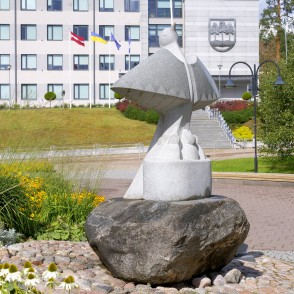 Skulptūra "Baltā Cielava" Ogrē Skulptūra "Baltā Cielava" Ogrē