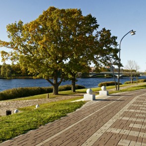 Lielupes krasta promenāde Jelgavā Lielupes krasta promenāde Jelgavā