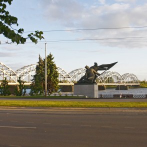 Piemineklis 1905. gada cīnītājiem Piemineklis 1905. gada cīnītājiem