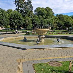 Ziedoņdārza strūklaka, Rīga Ziedoņdārza strūklaka, Rīga