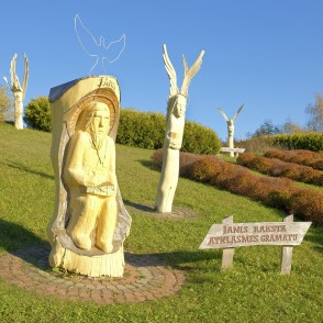 Wooden Sculptures On Mount Of Christ The King Wooden Sculptures On Mount Of Christ The King