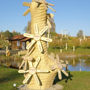 Wooden Sculptures On Mount Of Christ The King Wooden Sculptures On Mount Of Christ The King
