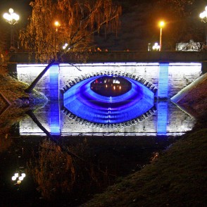 Tilts pār pilsētas kanālu Brīvības bulvārī Rīgā Tilts pār pilsētas kanālu Brīvības bulvārī Rīgā