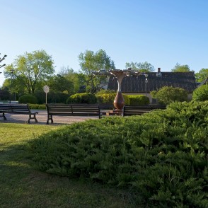 Māra Čaklā svērs ar strūklaku Saldū Māra Čaklā svērs ar strūklaku Saldū