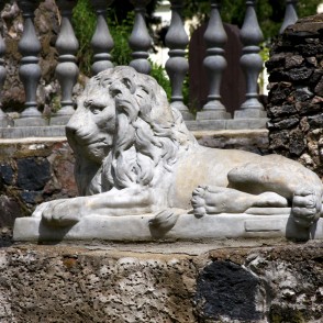 Lauvas skulptūra Krāslavas pils parkā Lauvas skulptūra Krāslavas pils parkā