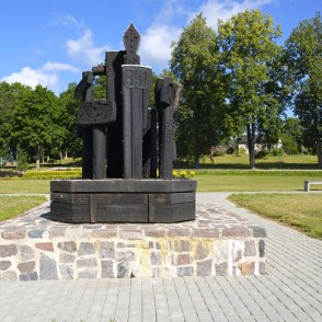 Koka skulptūru komplekss "Sibīrijas krusti" Koka skulptūru komplekss "Sibīrijas krusti"