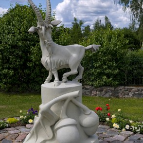 Āža skulptūra Viesītē Āža skulptūra Viesītē