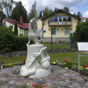 Āža skulptūra Viesītē Āža skulptūra Viesītē