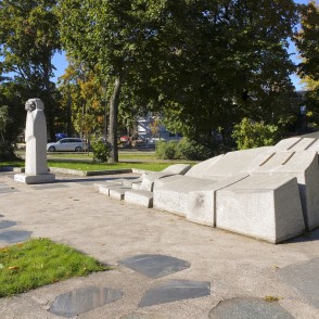 Mirdzas Ķempes pieminekļa laukums Mirdzas Ķempes pieminekļa laukums