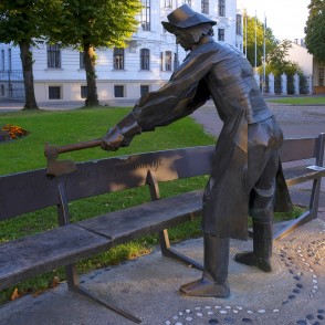 Liepājas himnas skulptūra - Laivinieks Liepājas himnas skulptūra - Laivinieks