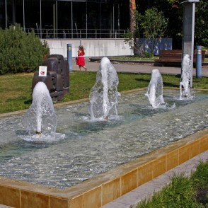 Jomas ielas strūklaka (Jūrmala) Jomas ielas strūklaka (Jūrmala)