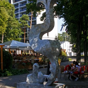 Skulptūra "Jūrava un peldētājs" Jūrmalā Skulptūra "Jūrava un peldētājs" Jūrmalā