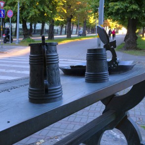 Liepājas himnas skulptūra - Dzintara latvieši Liepājas himnas skulptūra - Dzintara latvieši