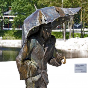 Skulptūras "Jelgavas students" fragments Skulptūras "Jelgavas students" fragments