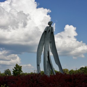 Kārļa Īles skulptūra “Sirdsputns” Kārļa Īles skulptūra “Sirdsputns”