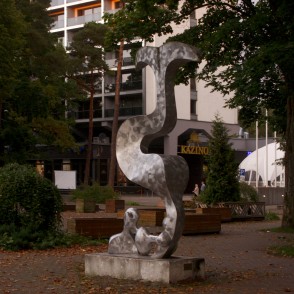 Skulptūra "Jūrava un peldētājs" Jūrmalā Skulptūra "Jūrava un peldētājs" Jūrmalā