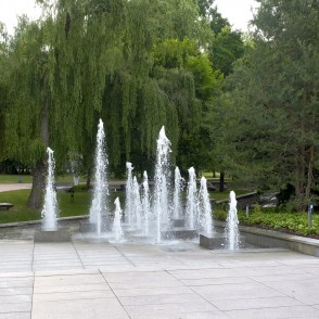 Strūklakas Marijampoles Dzejas parkā Strūklakas Marijampoles Dzejas parkā