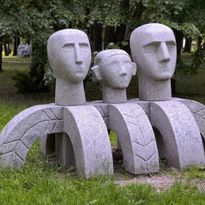 Granīta skulptūra "Atostogos" (Atvaļinājums) Granīta skulptūra "Atostogos" (Atvaļinājums)