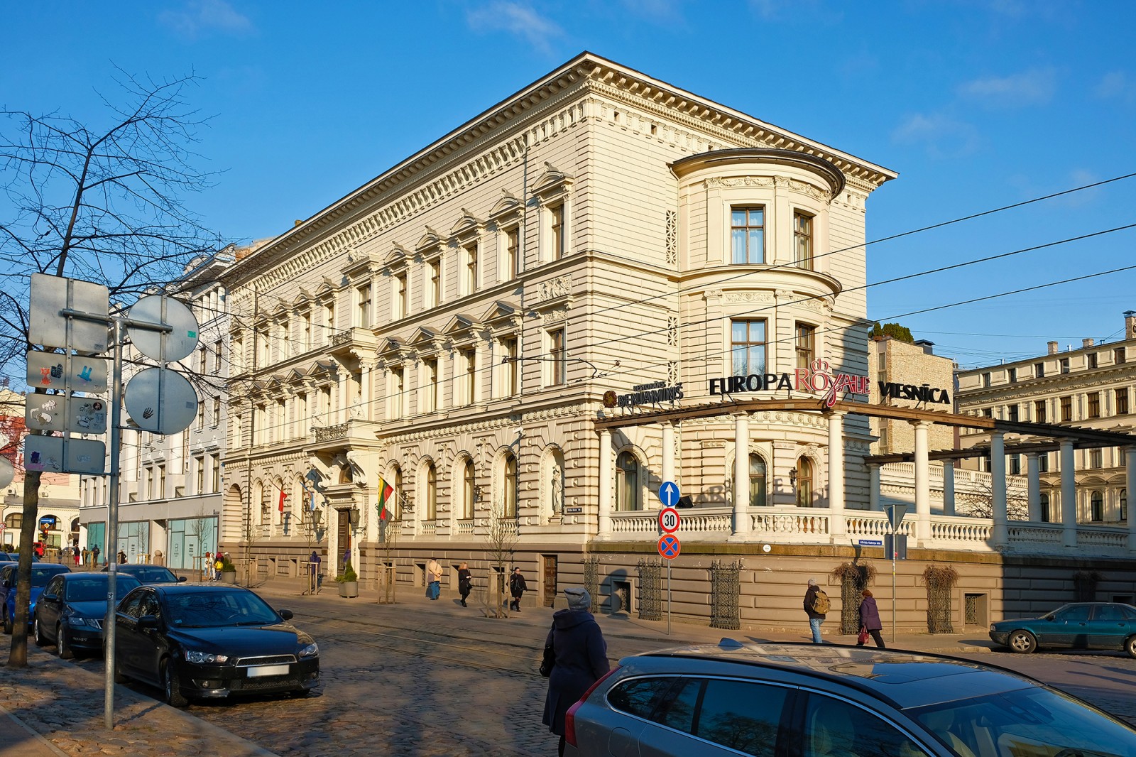 Benjamiņu nams, Kr. Barona. 12, Rīga