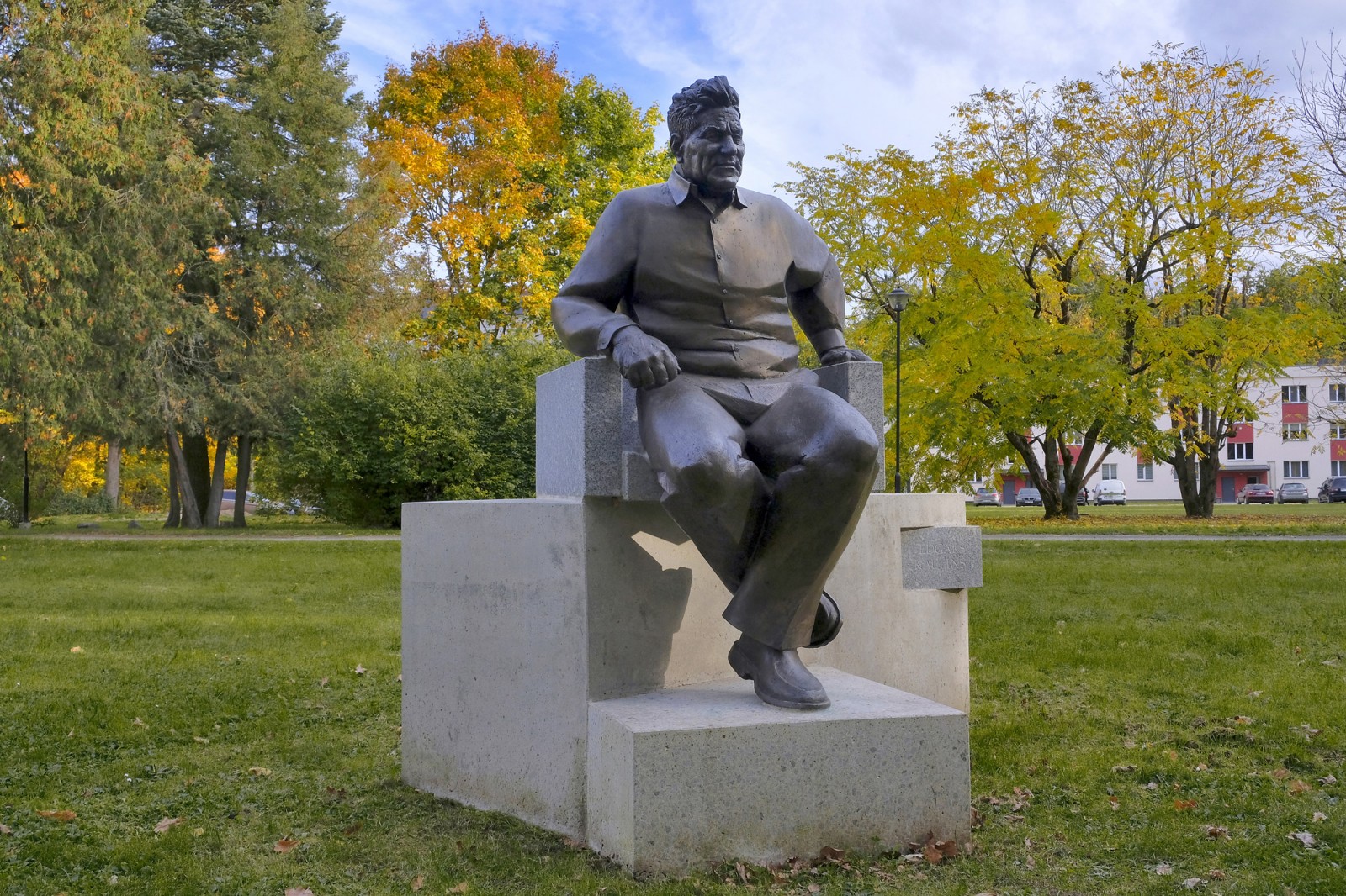 Edgara Kauliņa piemineklis