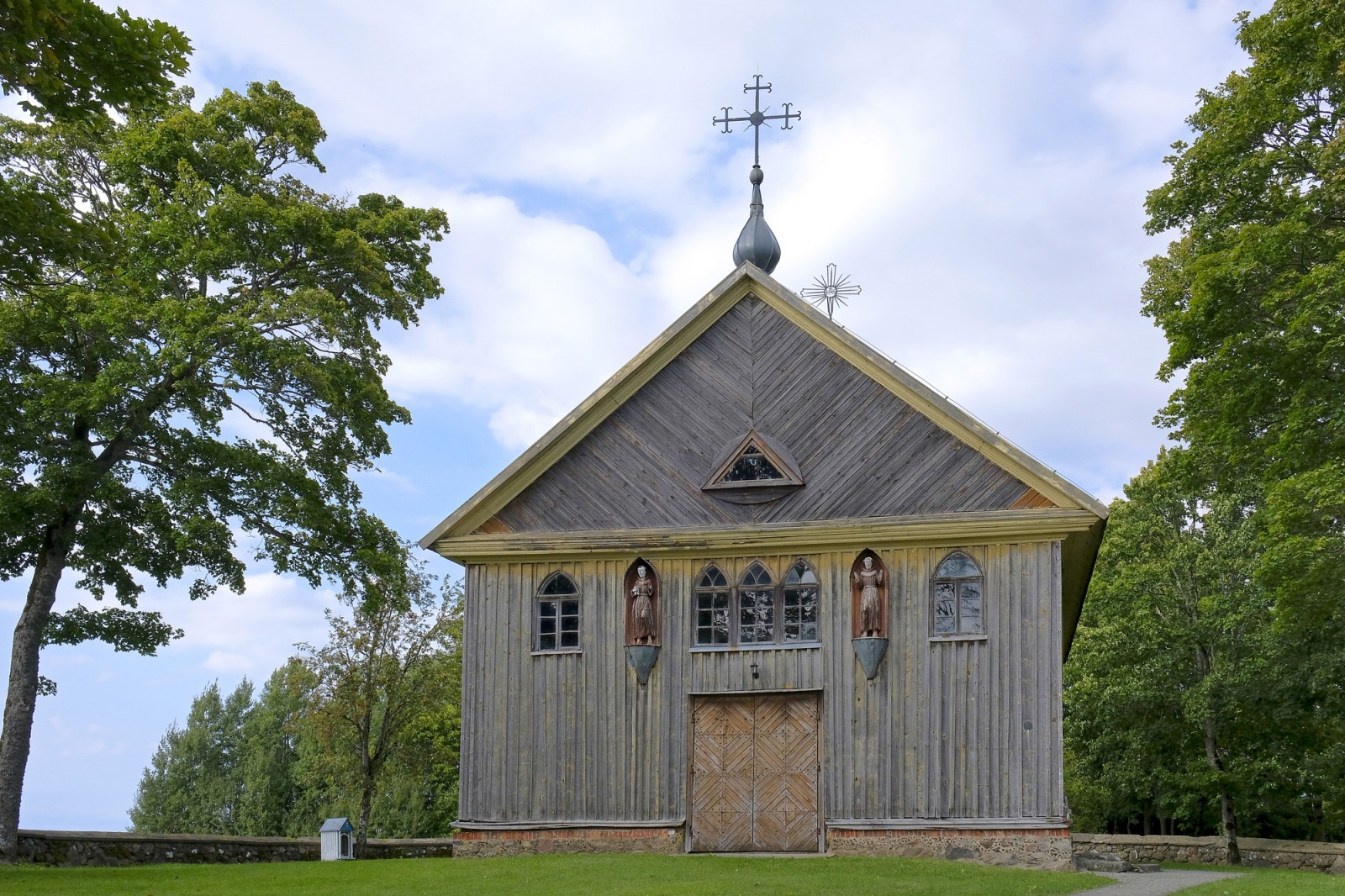 Gintališķes Sv. apustuļa evaņģēlista Mateja baznīca