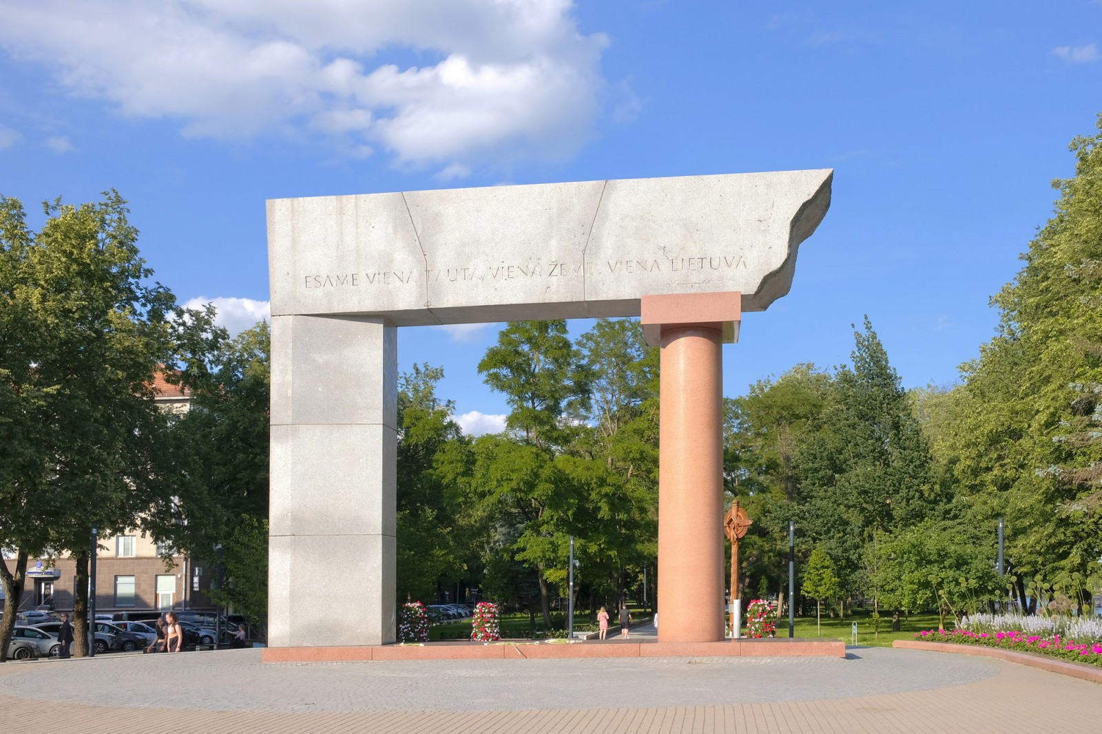 Piemineklis apvienotajai Lietuvai "Arka"